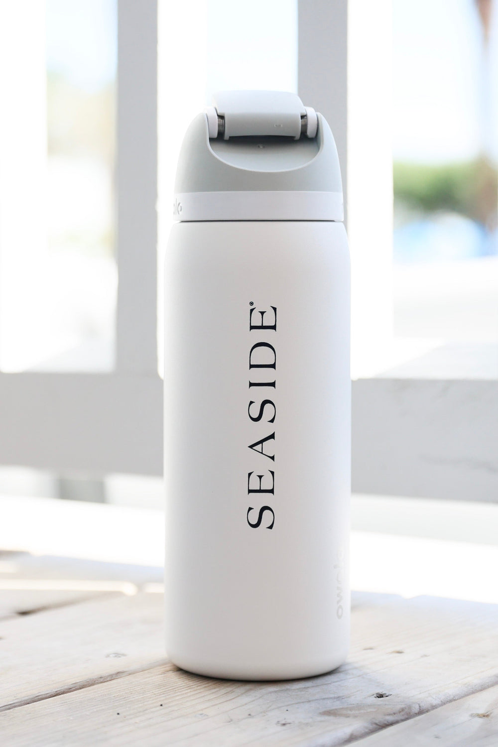 White Seaside FreeSip Tumbler Owala