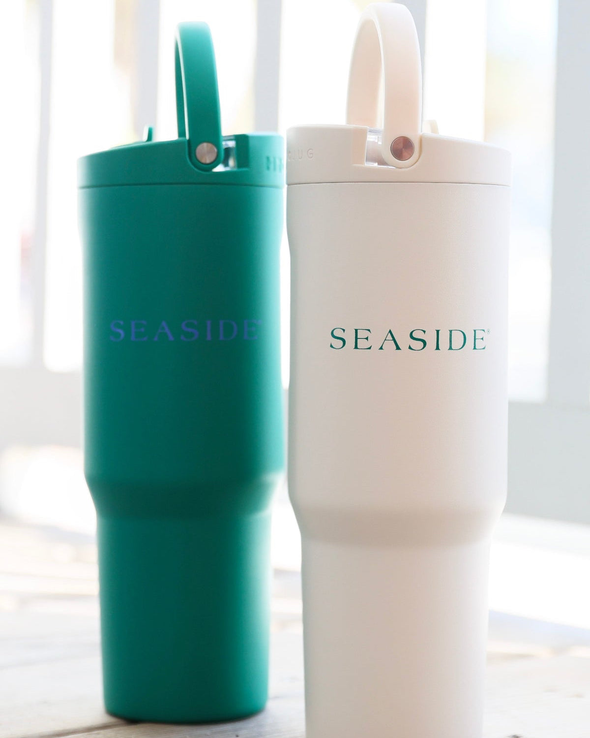 Clover green  and Ivory cream Seaside Traveler Sport hydrojug