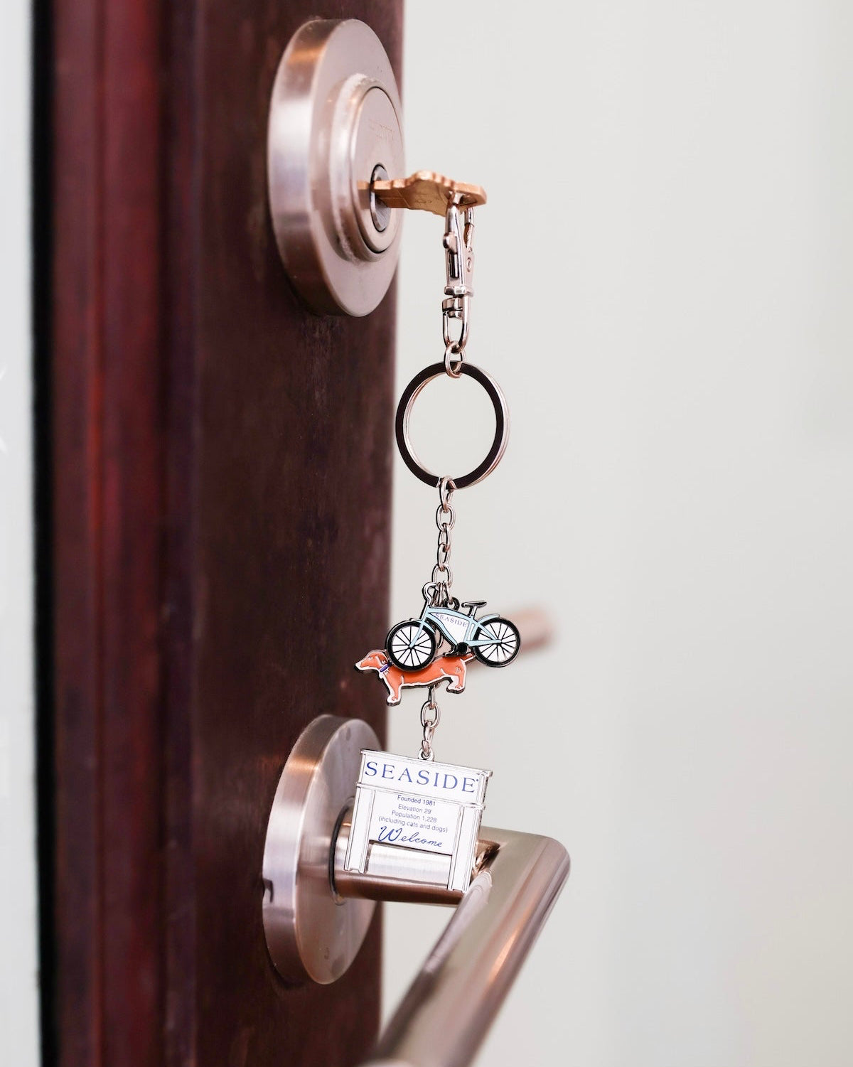 Seaside Icon Dangle Keychain – The Seaside Style