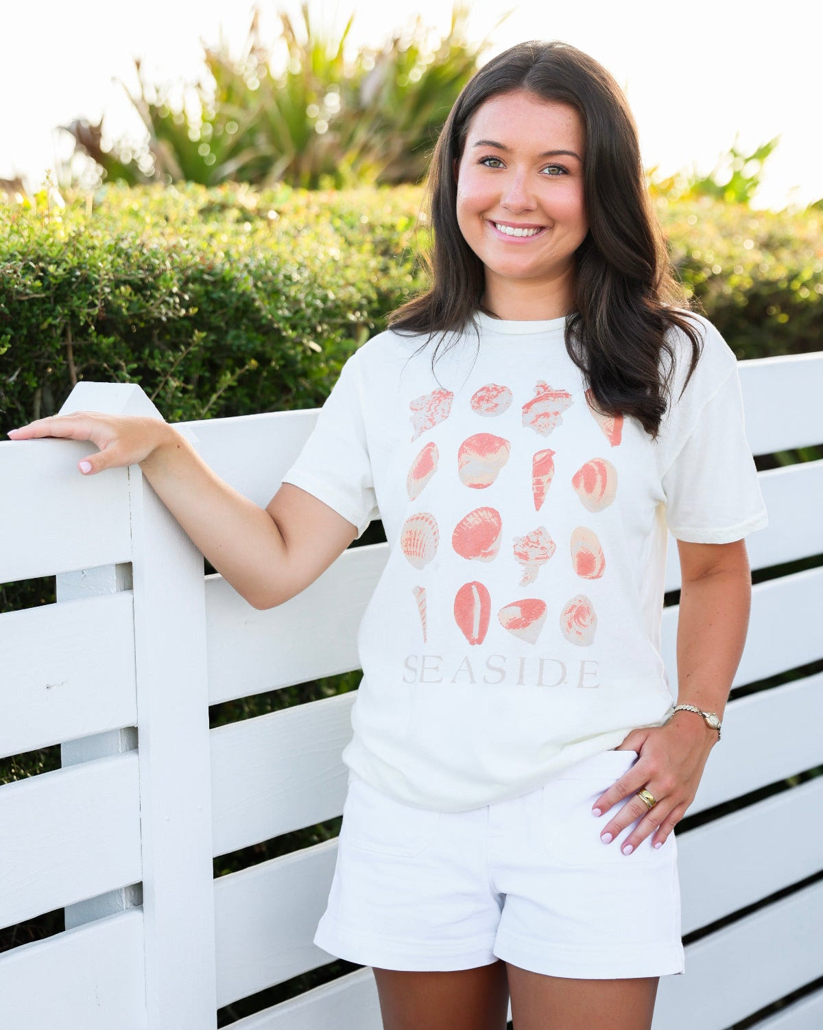 Seaside Shell Tee white with orange peach shells