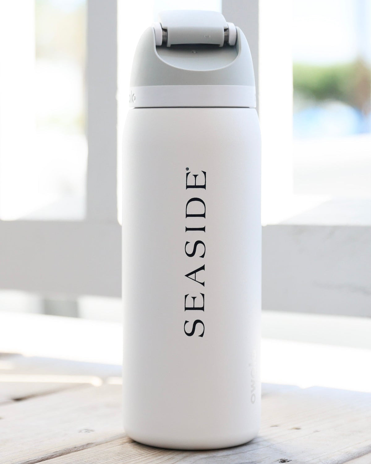 White Seaside FreeSip Tumbler Owala 